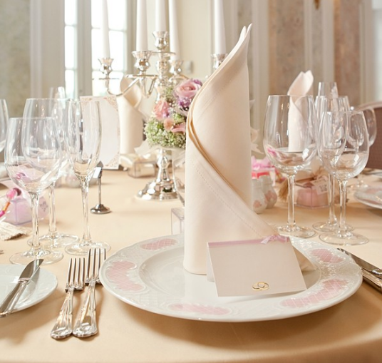 Tischdeko Hochzeit klassisch